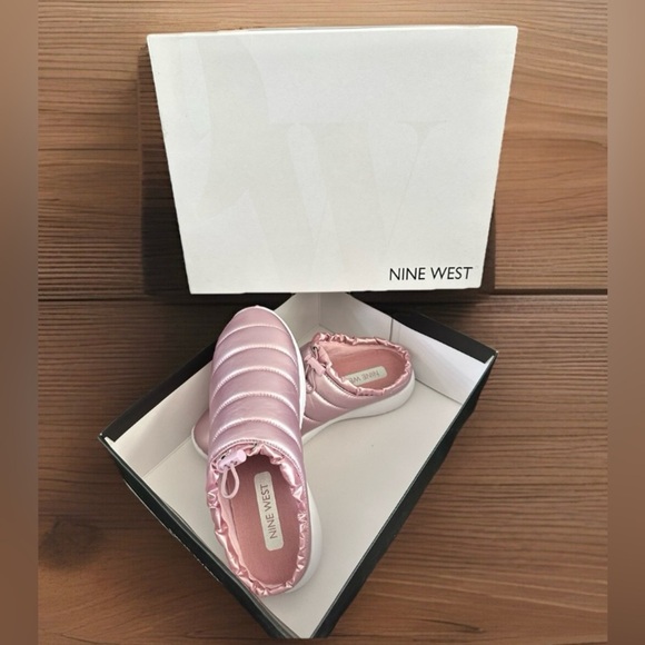 Nine West Echo3 Puffer Mules – Light Pink (Size 6M) - Picture 3 of 5